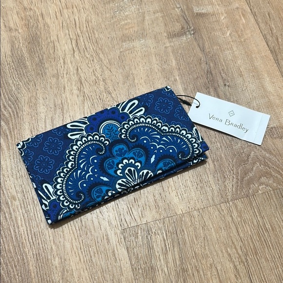 VERA BRADLEY | Checkbook Cover in Blue‎ Tapestry - Picture 2 of 3
